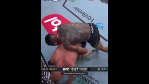 the last minute of this fight was INTENSE 😬 #ufckansascity