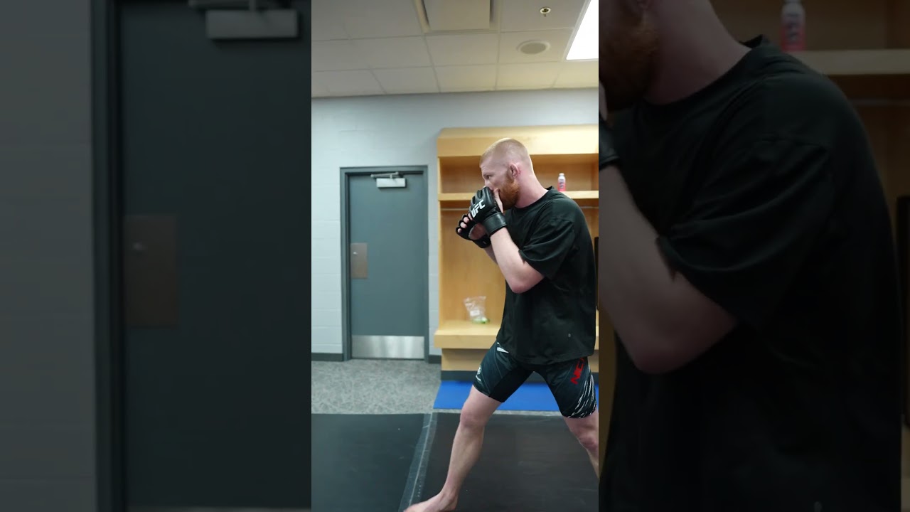 Bo Nickal is getting ready for his co-main event! 👊 #ufcdesmoines