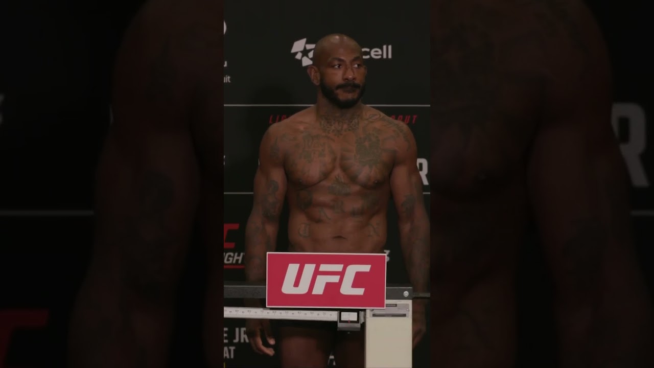 Khalil Rountree Jr looking SHREDDED on the scale 😳 #ufcbaku