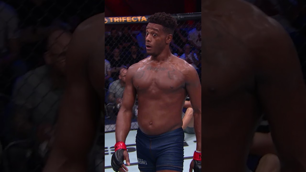 knees to the body!!! 😤 #ufcbaku