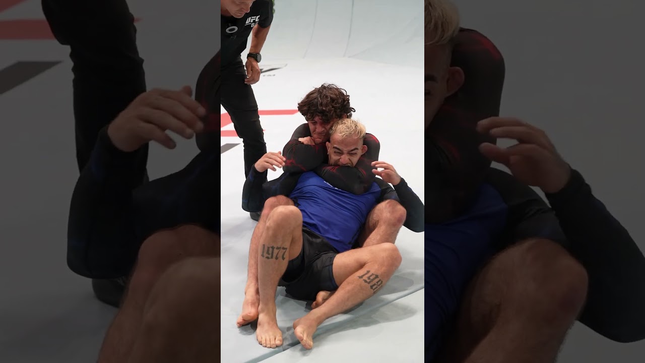 Krikorian face crank in round 2 🚨 #ufcbjj1