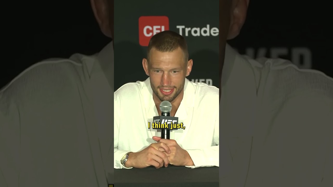 De Ridder is NOT going to slow down! 😳 #ufcabudhabi