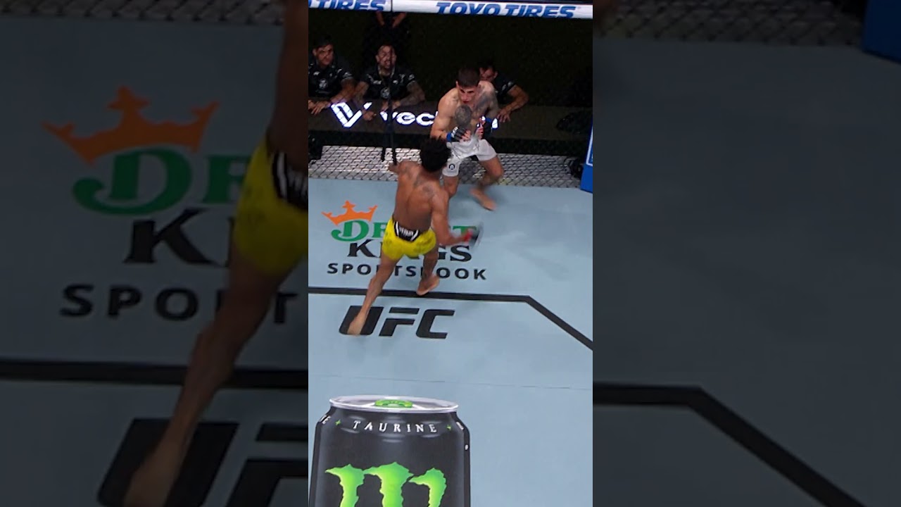 This Vinicius Oliveira flying knee was WILD!! 😳 #ufc318