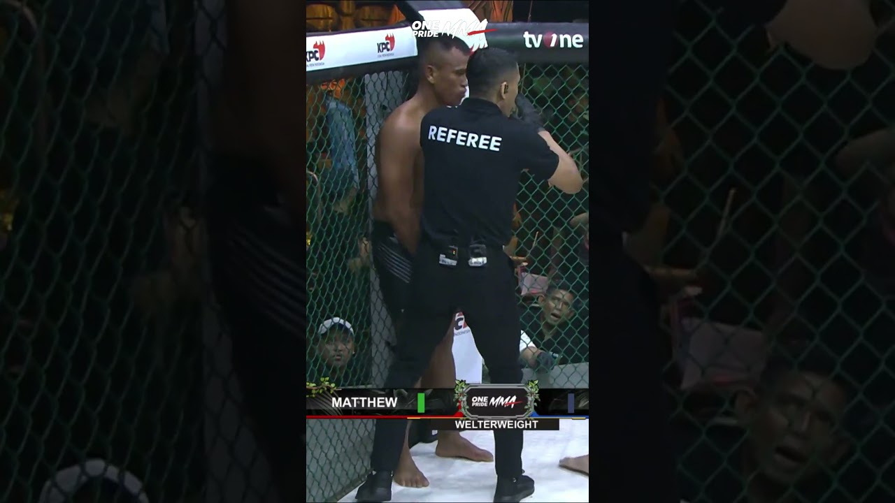 Saling balas pukulan Matthew Jeremy vs Samuel Simanjuntak | One Pride 86