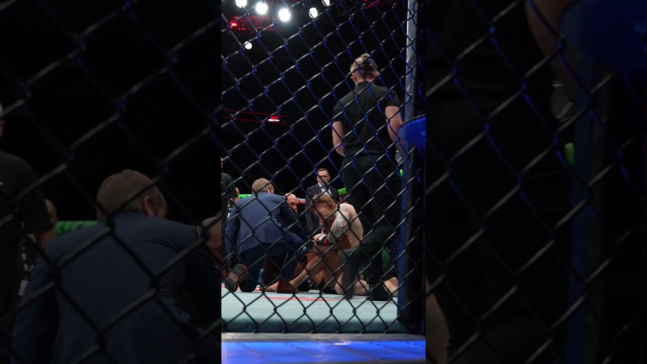 Jimmy Crute almost RIPPED HIS HEAD OFF 🔥 #ufcperth