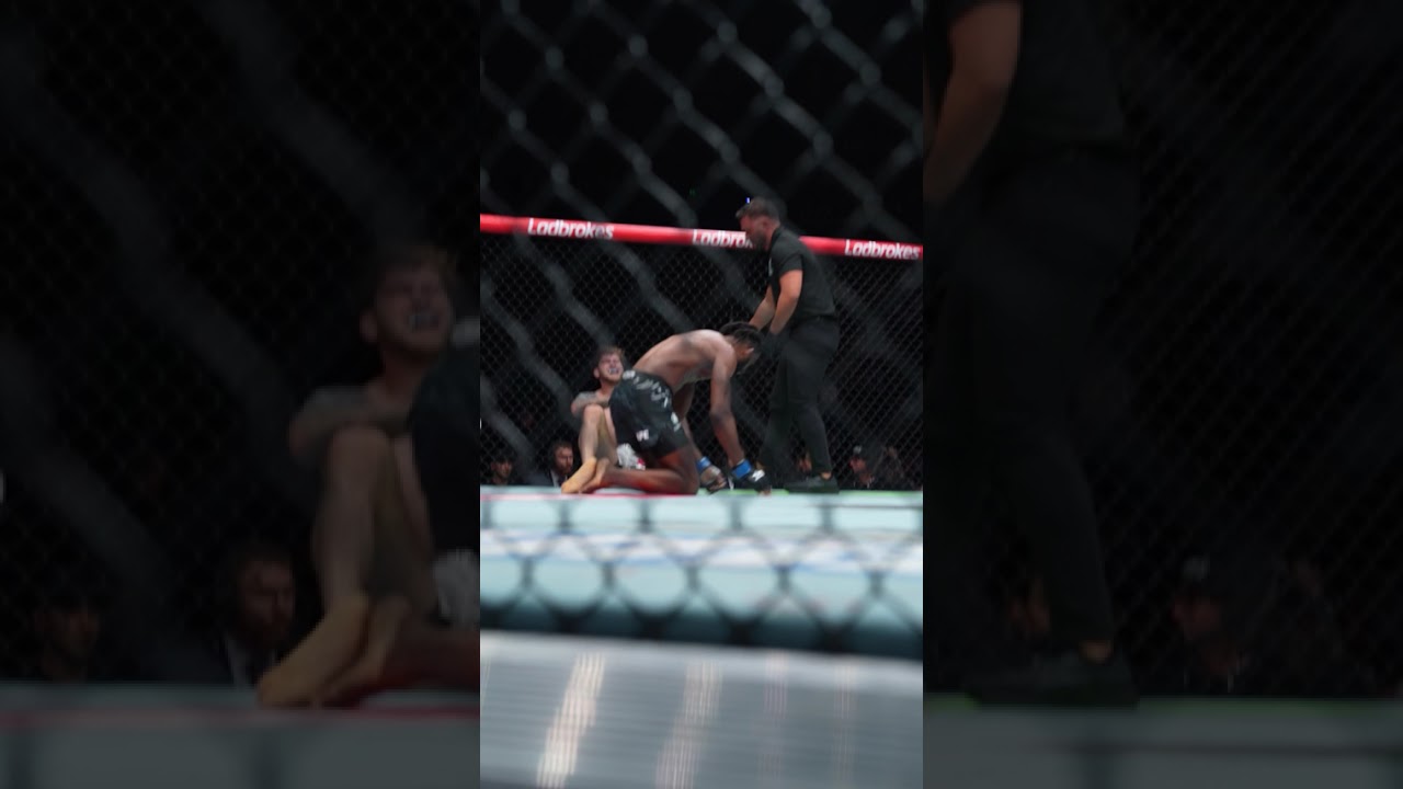 WHAT A COMEBACKKKK 👊 #ufcperth