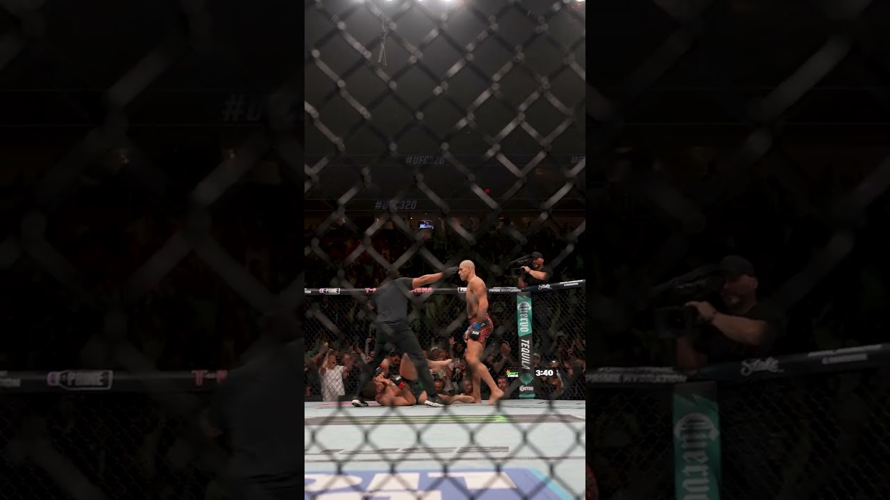 Alex Pereira finishes Magomed Ankalaev! 🚨 #ufc320