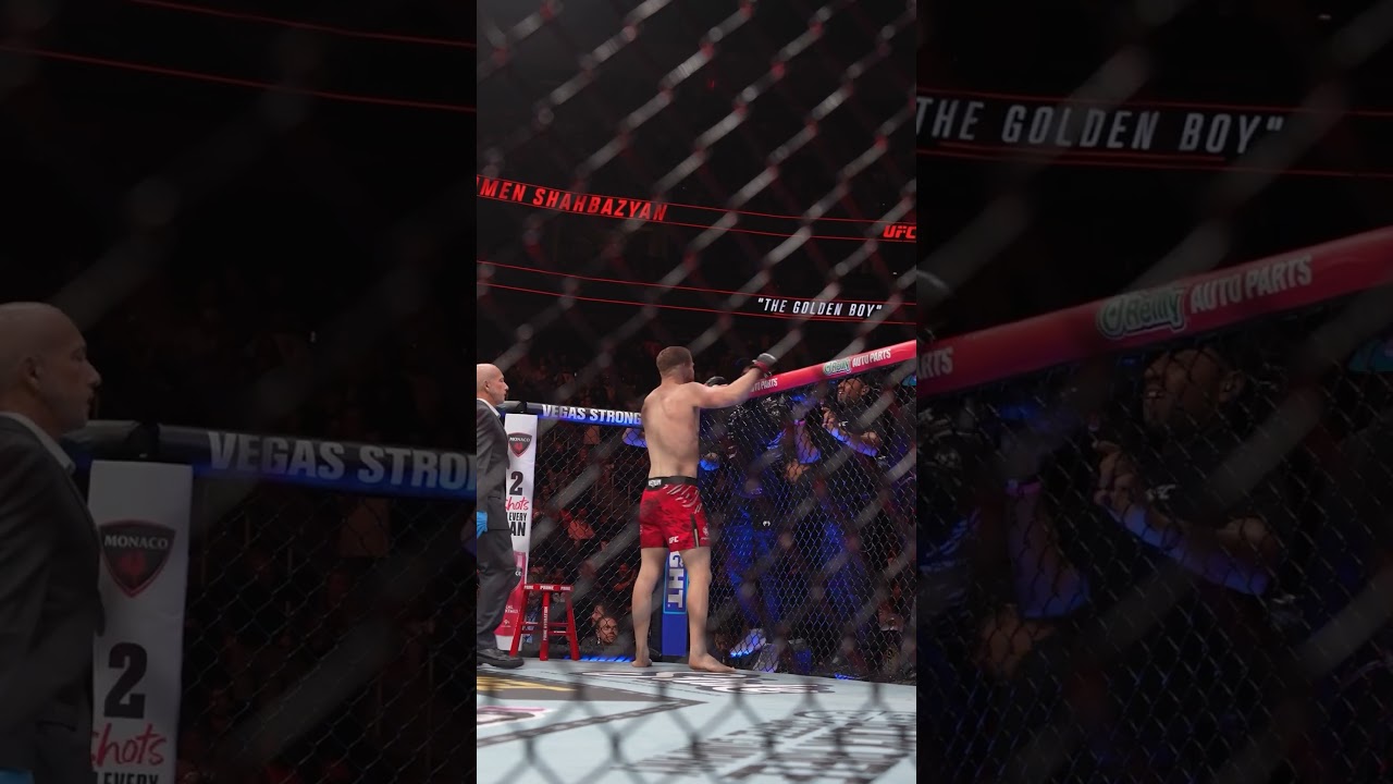 BUZZER BEATER KO 🚨 #ufc320