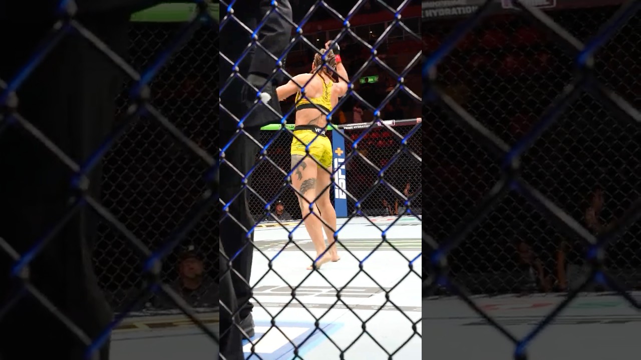 Julia Polastri wins via TKO! 🤝 #ufcrio
