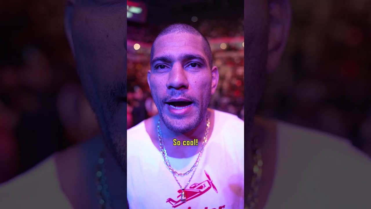 Look who we found at UFC Rio! 🗿 #ufcrio