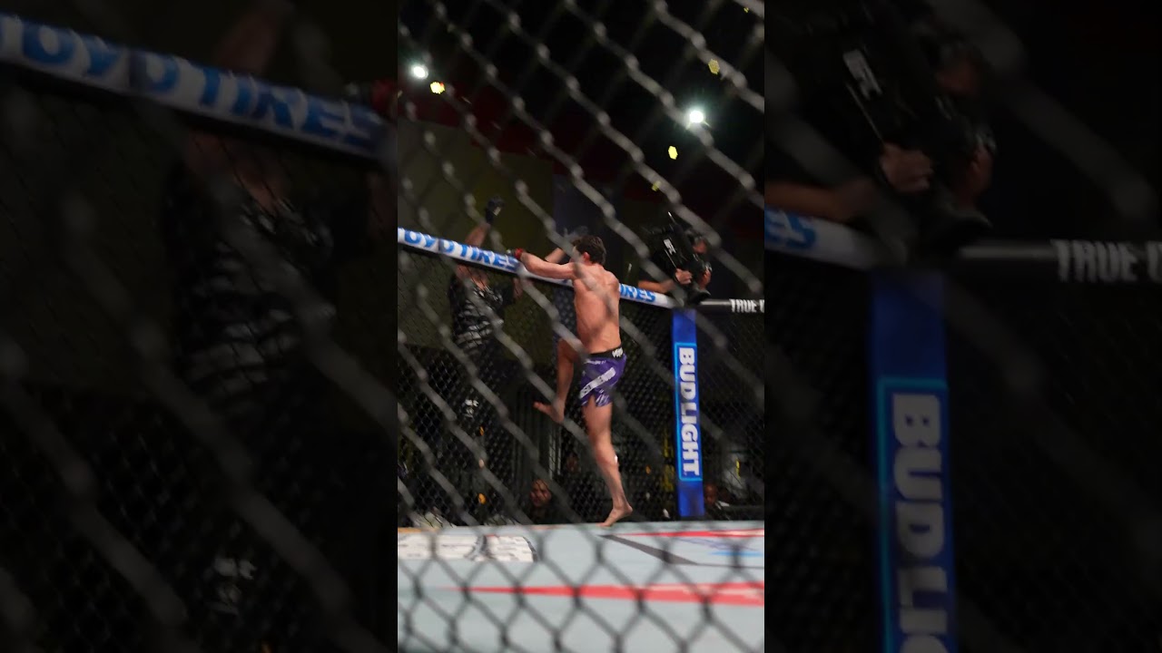 WHAT A FIGHT 🚨 #ufcvegas110