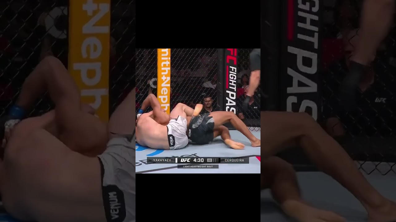 WHAT A HEAD KICK 😮 #ufcqatar