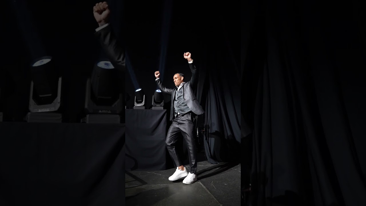 Charles Oliveira vs Max Holloway?!?! 👀 #ufc326