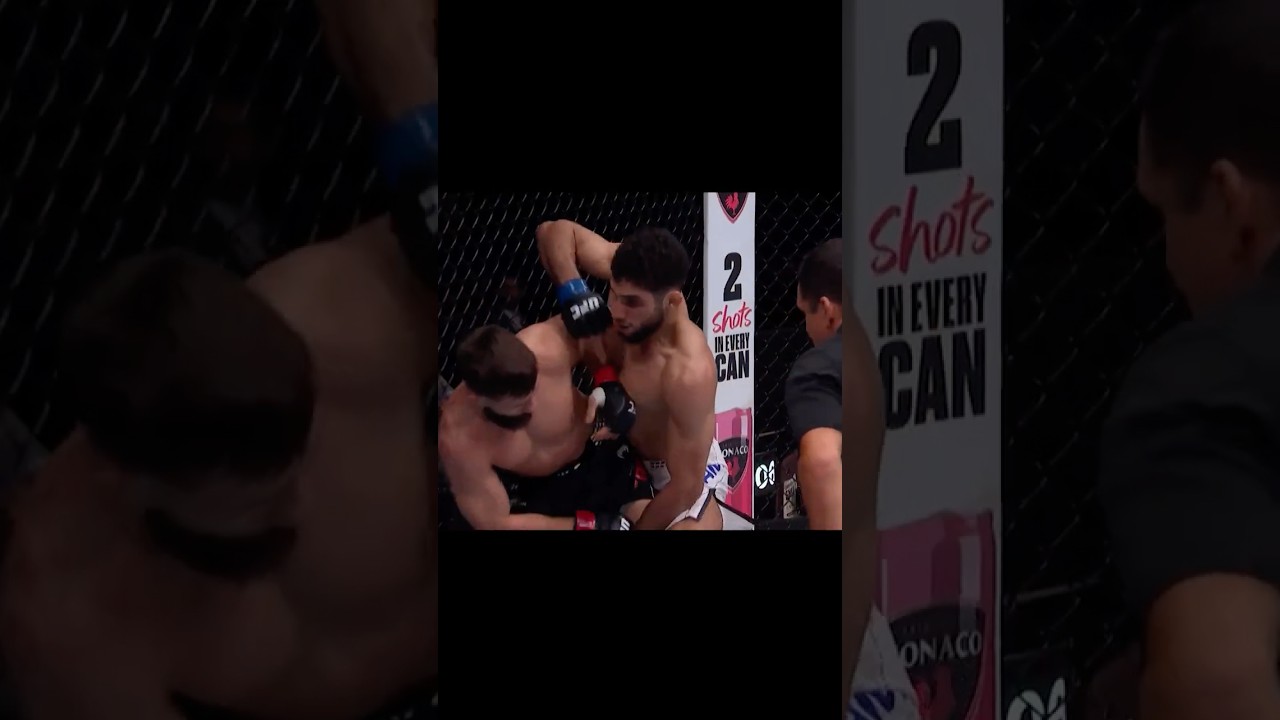 ELBOW AND ANOTHER ELBOW 💪 #ufc323