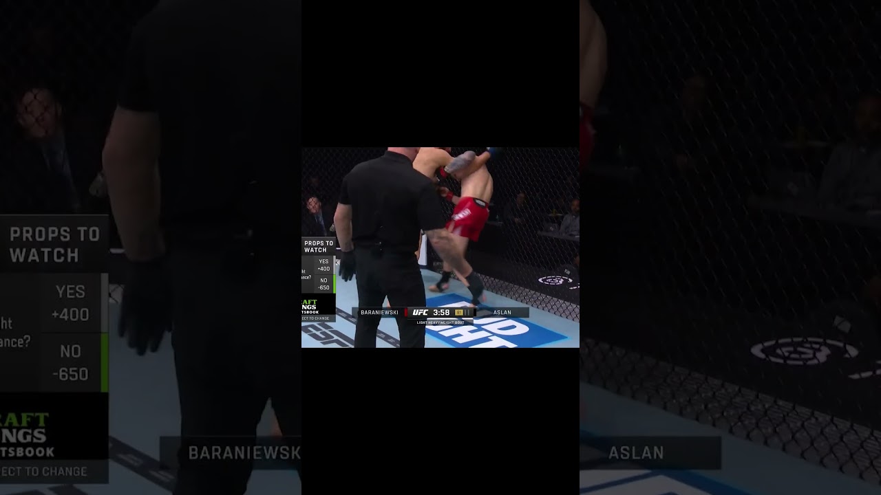 OMG THESE GUY WERE THROWING BOMBS 💣 #ufc323