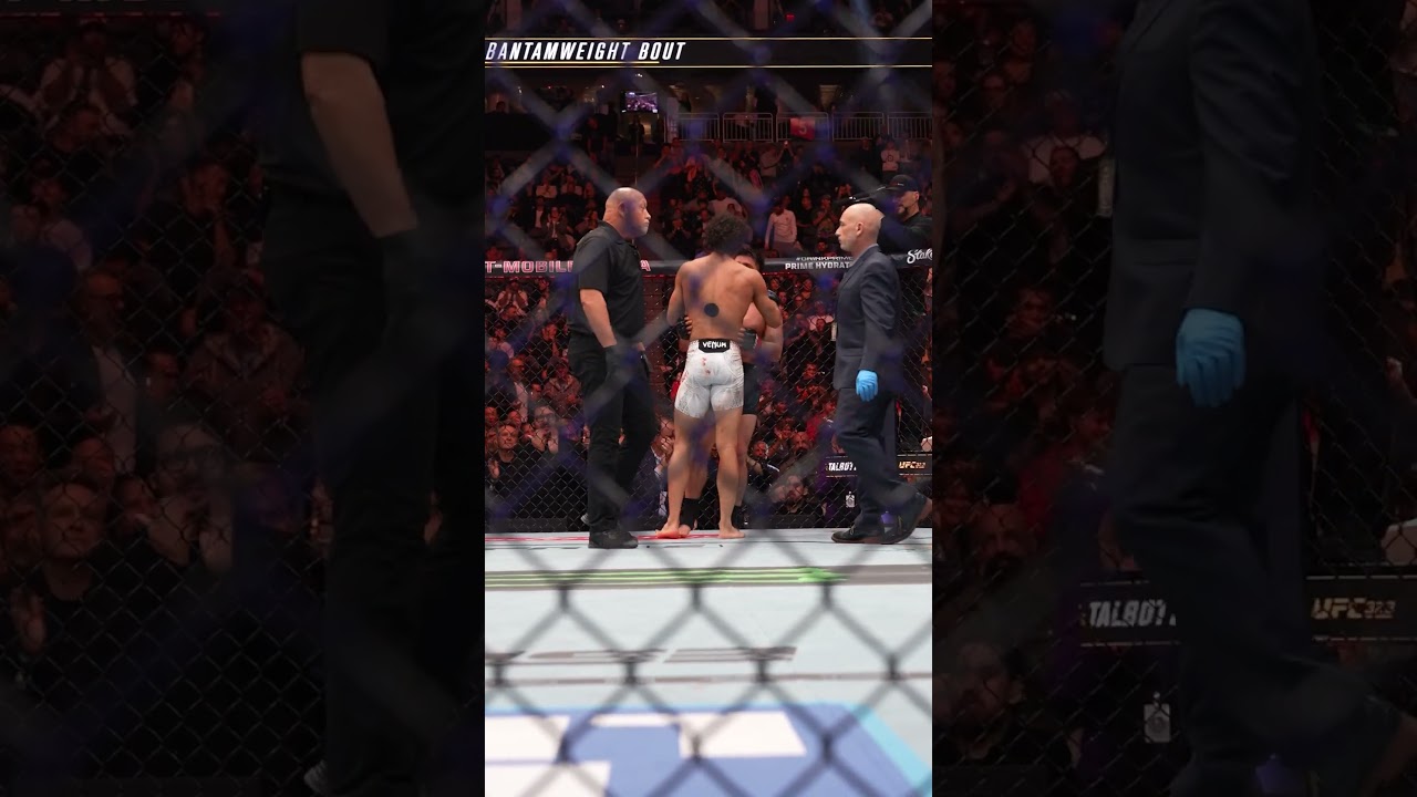 STAND AND BANG 😮 #ufc323