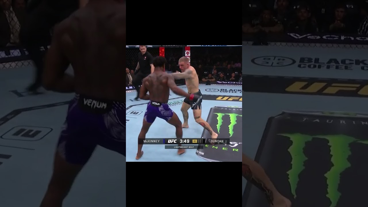 wow these guys are going at it! 👀 #ufc323