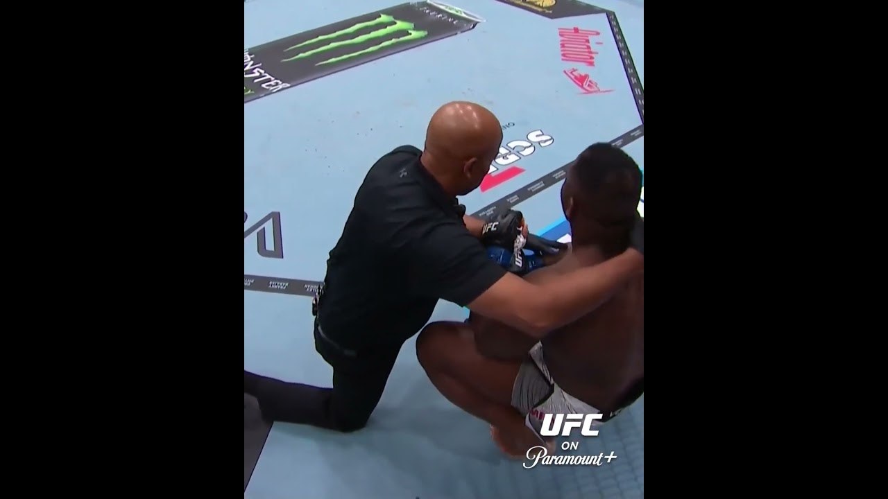 Flipped him off 🤣 #ufc324