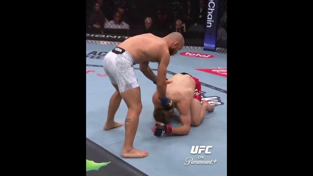 hmmm.... first time we have seen that! #ufc324