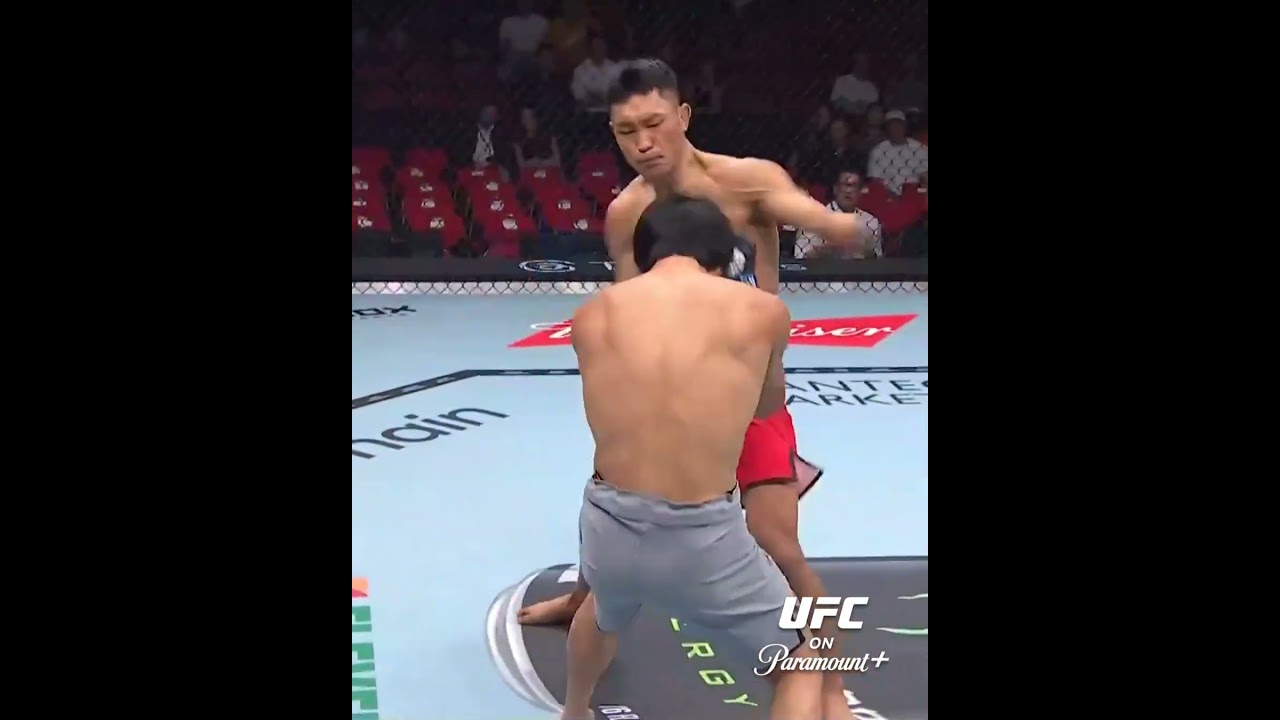 These guys were going AT IT! #ufc325